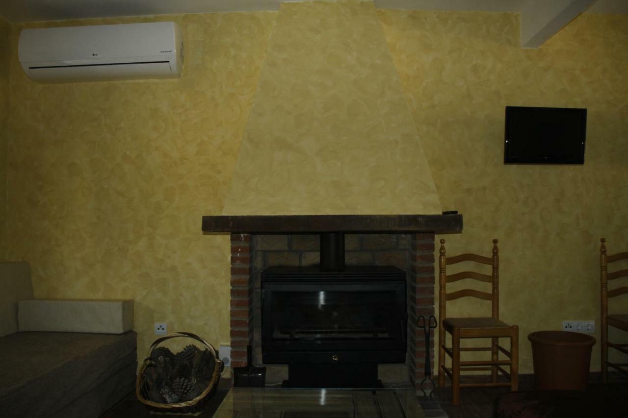Casa Rural Las Pegueras Ávila Luaran gambar